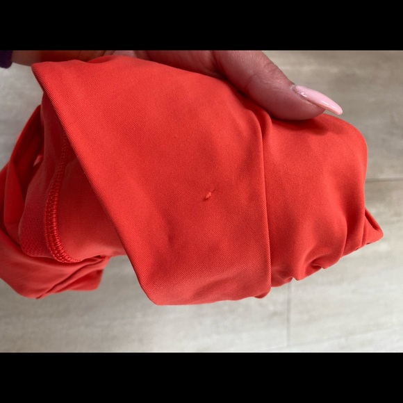 Lululemon Tank top with built in bra - Picture 3 of 5